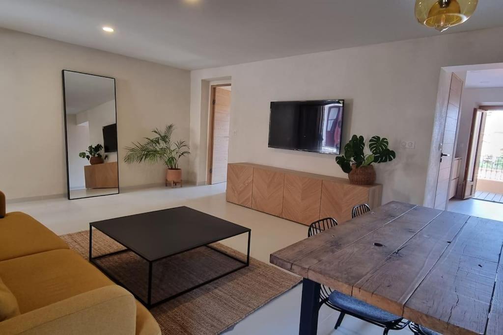 Appartement Au Centre Du Village Каржез Экстерьер фото