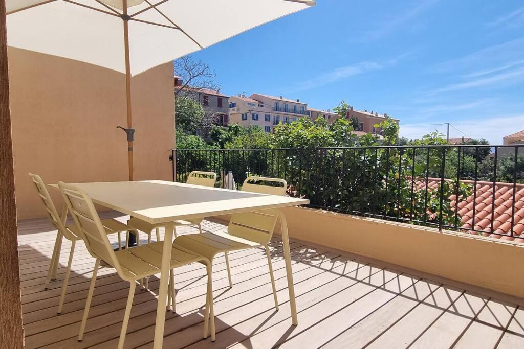 Appartement Au Centre Du Village Каржез Экстерьер фото